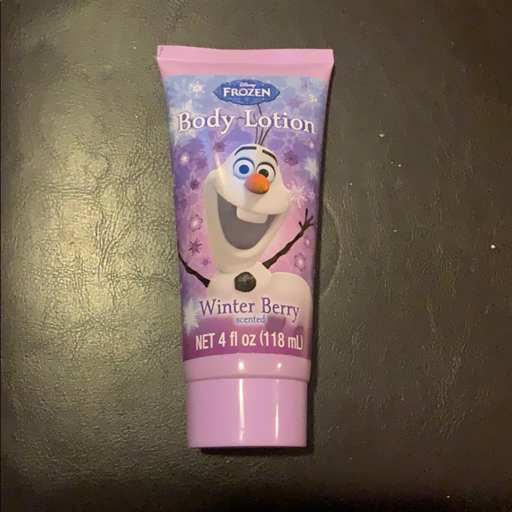 Elsa, Anna, And Olaf Bathing